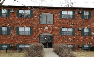 Lakewood Park Apartments in Milford, OH - Foto de edificio - Building Photo