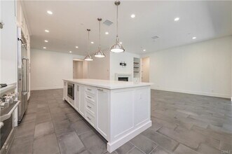 91 Rockinghorse in Irvine, CA - Foto de edificio - Building Photo