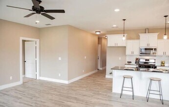 17130 Crossing Cir in Lindale, TX - Building Photo - Building Photo