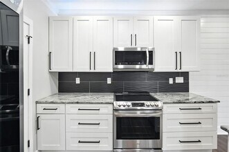 5304 Bay Club Cir in Tampa, FL - Building Photo - Building Photo