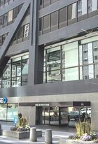 175 E Delaware Pl in Chicago, IL - Building Photo