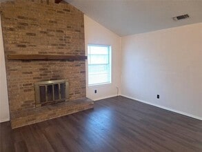 7045 Crosstimbers Ln in North Richland Hills, TX - Building Photo - Building Photo