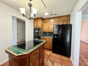 5008 Millsprings Dr in Arlington, TX - Building Photo - Building Photo