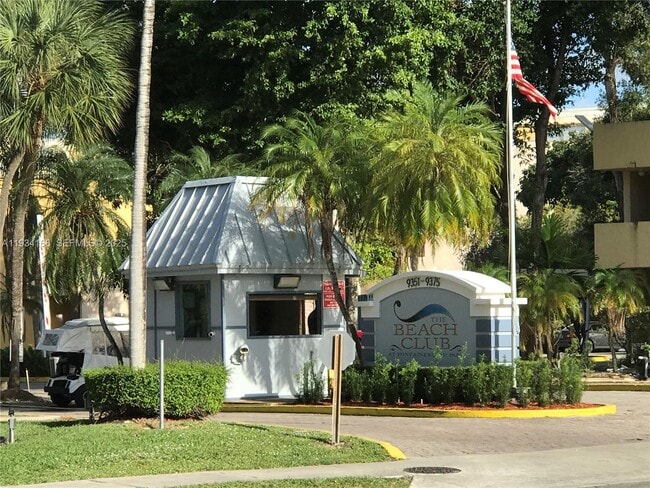 property at 9355 Fontainebleau Blvd