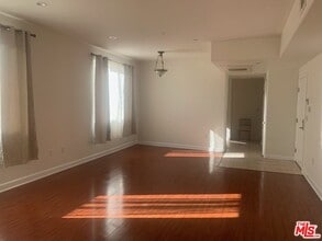 1412 S Sherbourne Dr-Unit -102 in Los Angeles, CA - Building Photo - Building Photo