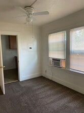 426 S 3rd Ave in Oakdale, CA - Building Photo - Building Photo