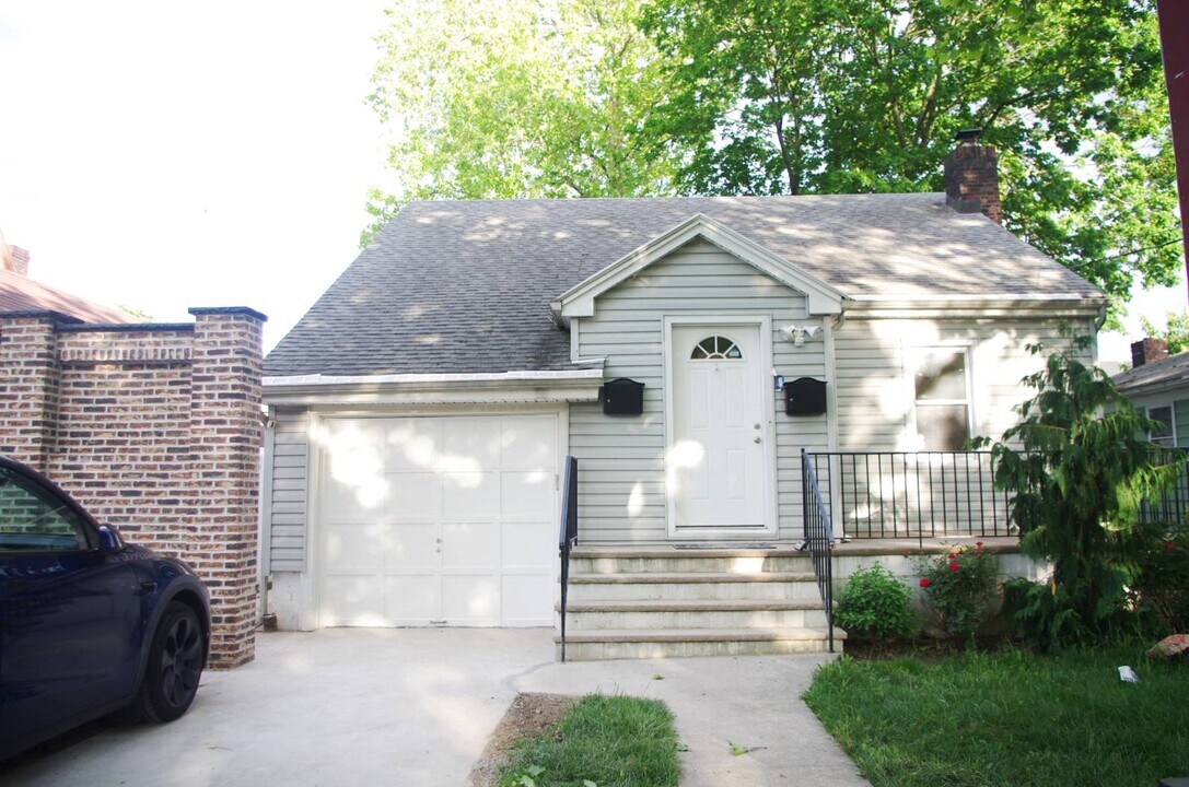 146 10 St in Staten Island, NY - Building Photo