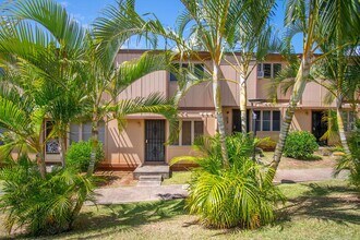 98-1386 Hinu Pl in Pearl City, HI - Building Photo - Building Photo