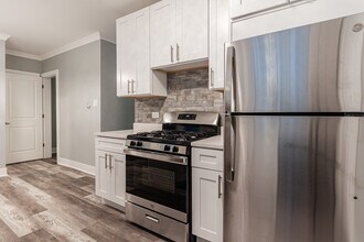 2127 W Giddings St, Unit 1 in Chicago, IL - Foto de edificio - Building Photo