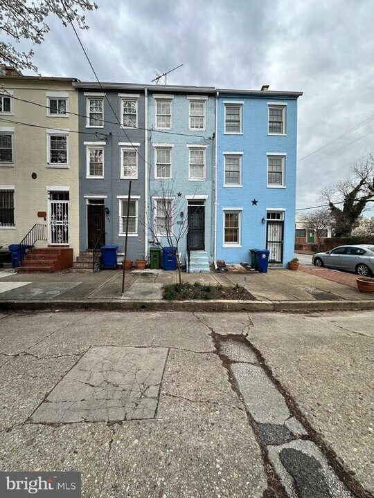 703 Tessier St in Baltimore, MD - Building Photo