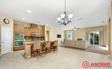 10611 Midge Dr in Bakersfield, CA - Building Photo - Building Photo