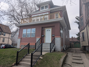 2603 N Richards St in Milwaukee, WI - Foto de edificio - Building Photo