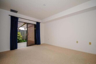 1113 11th Ln, Unit 2 in Palm Beach Gardens, FL - Building Photo - Building Photo