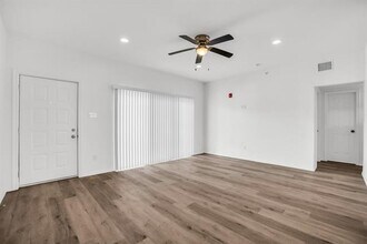 11218 Park Central Pl in Dallas, TX - Building Photo - Building Photo