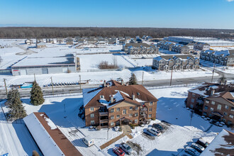 Ridge Pointe Woods in Tinley Park, IL - Building Photo - Building Photo