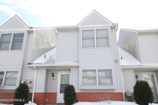 property at 142 Westchester Dr