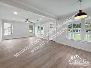 6371 Terrell St in Groves, TX - Building Photo - Building Photo