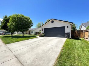 3377 S Annett Ave in Boise, ID - Building Photo - Building Photo