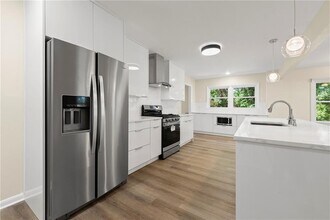 4192 N Shallowford Rd in Chamblee, GA - Building Photo - Building Photo