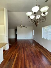 5115 Shadow Lake Dr in Bakersfield, CA - Building Photo - Building Photo