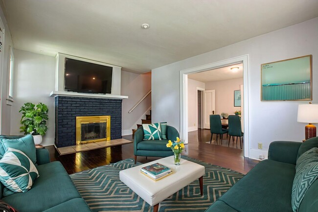 property at 4934-4936 Davenport St