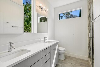 1006 Payne Ave in Austin, TX - Building Photo - Building Photo