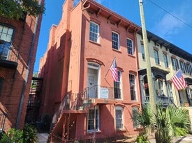 229 E Gordon St in Savannah, GA - Building Photo