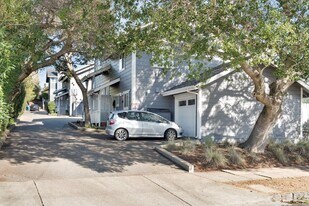 418 Upham St, Unit 418B in Petaluma, CA - Building Photo