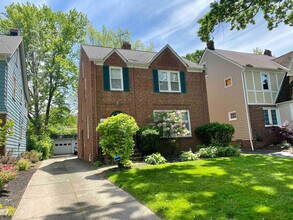 1972 Revere Rd in Cleveland Heights, OH - Building Photo - Building Photo