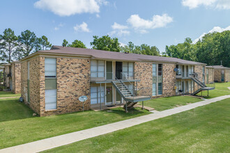 Rangepark Apartments in Memphis, TN - Foto de edificio - Building Photo