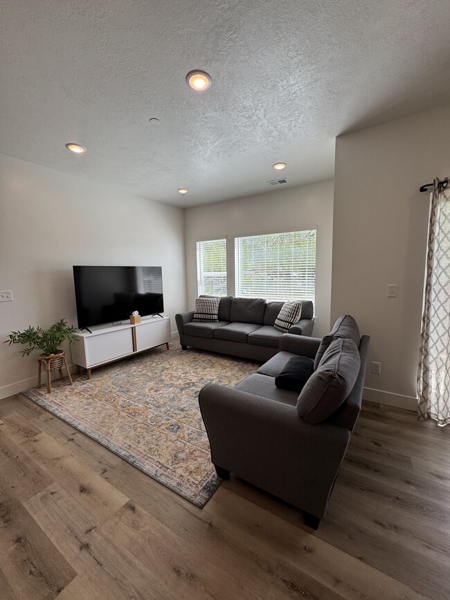 3120 S 200 W, Unit D 102 in Nibley, UT - Building Photo - Building Photo
