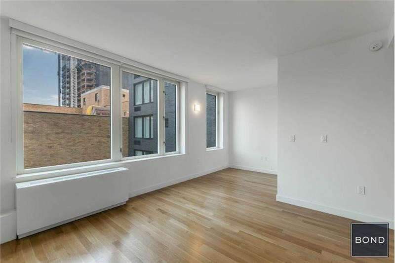 501 E 74th St-Unit -#9F in New York, NY - Building Photo
