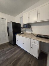 3252 NW 102nd St in Miami, FL - Building Photo - Building Photo