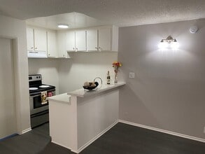 Rosecrans in Gardena, CA - Foto de edificio - Interior Photo