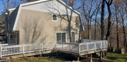 28 Tansboro Rd in West Milford, NJ - Building Photo - Building Photo