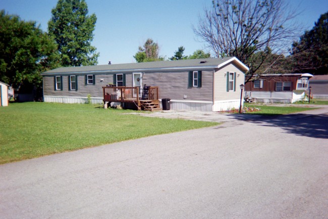 Branchwood Estates in North Fairfield, OH - Foto de edificio - Building Photo