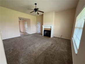 201 Willow Dr in Centerton, AR - Building Photo - Building Photo