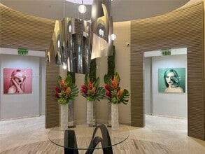 10275 Collins Ave in Bal Harbour, FL - Building Photo - Building Photo