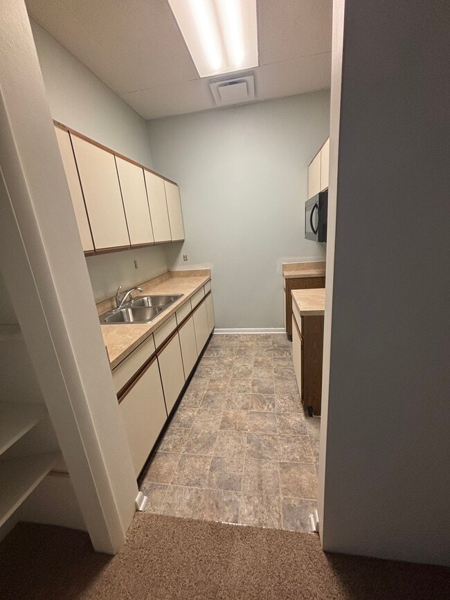 Academy Place Apartments in Knightstown, IN - Foto de edificio - Building Photo