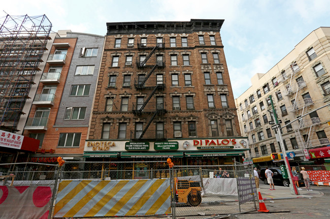 151 Mott St in New York, NY - Building Photo - Building Photo