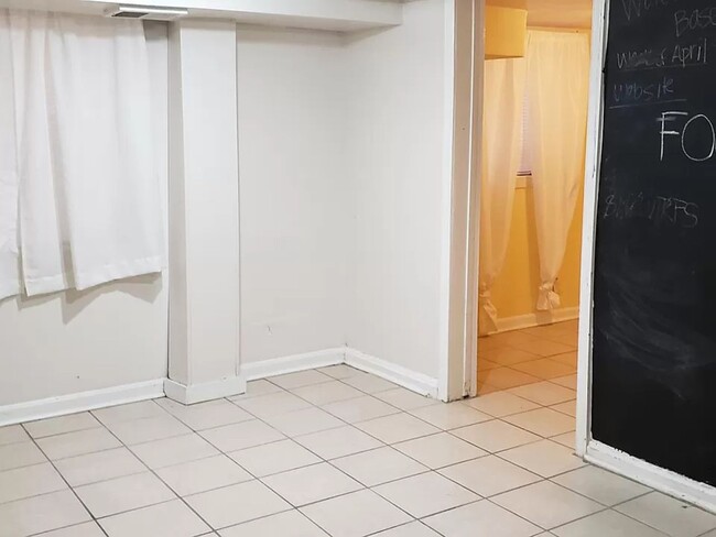 80 Seaton Pl NW in Washington, DC - Foto de edificio - Building Photo