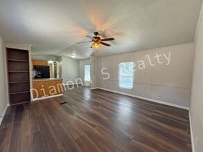 1618 E Farm Rd 92 in Springfield, MO - Building Photo - Building Photo