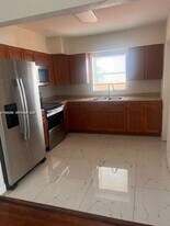 2530 Roosevelt St in Hollywood, FL - Building Photo