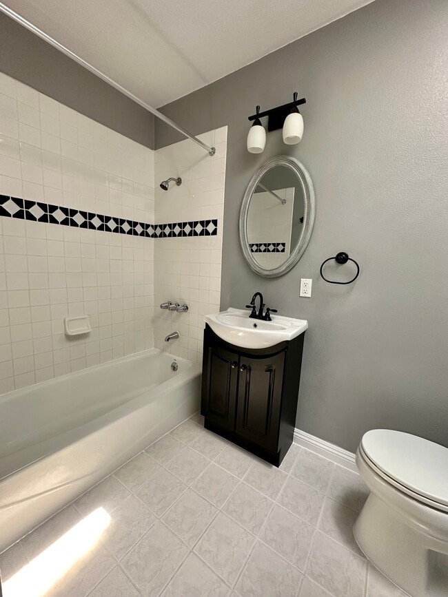 1535 Freeman Ave in Long Beach, CA - Building Photo - Building Photo