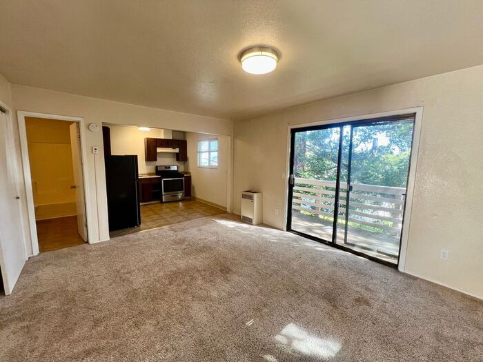 1693 Withers Ave in Monterey, CA - Building Photo