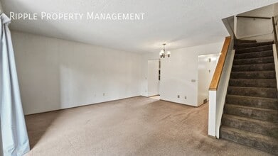49 Range Gardens NW in Calgary, AB - Building Photo - Building Photo