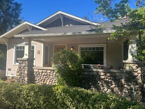 727 Siskiyou Blvd in Ashland, OR - Building Photo - Building Photo