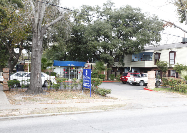 Villa Paree in Houston, TX - Foto de edificio - Building Photo