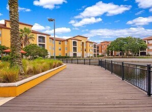 6153 Metrowest Blvd in Orlando, FL - Building Photo - Building Photo
