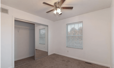 208 Parktrail Rd in Normal, IL - Building Photo - Building Photo